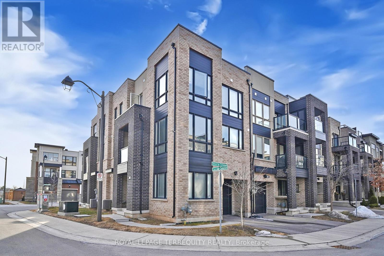 3031 Cascade Common, Oakville, Ontario  L6H 0R8 - Photo 4 - W12026295