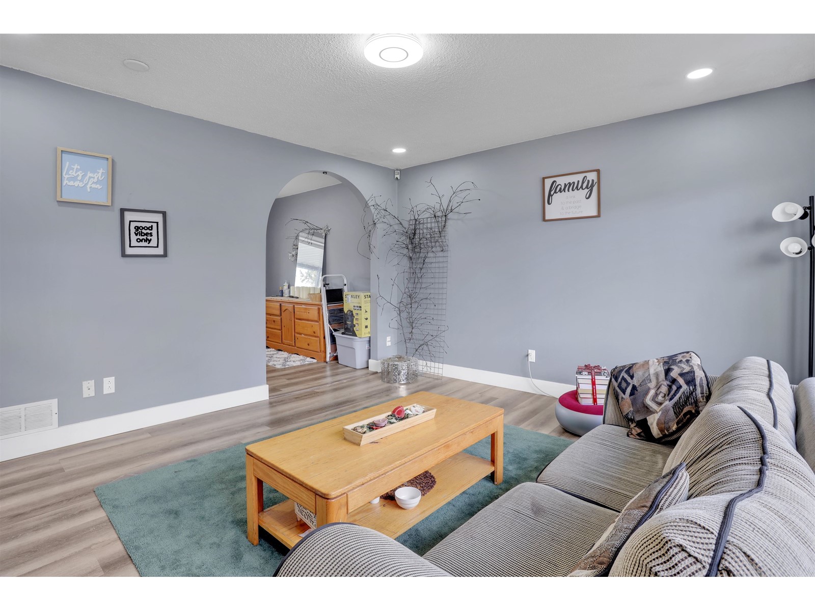 9024 123a Street, Surrey, British Columbia  V3V 6K3 - Photo 3 - R2978494