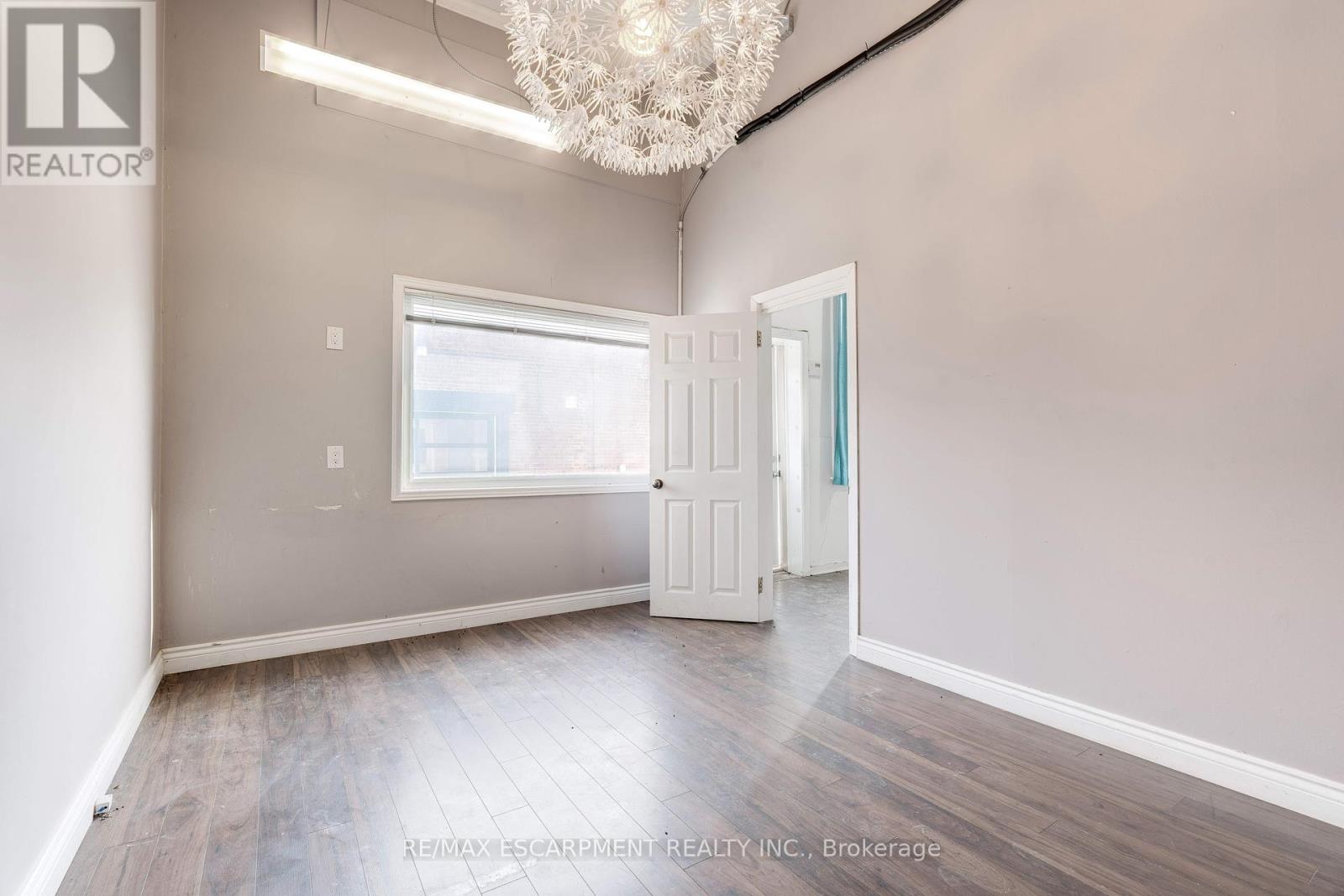 14b - 111 Sherwood Drive, Brantford, Ontario  N3T 6J9 - Photo 4 - X12026266