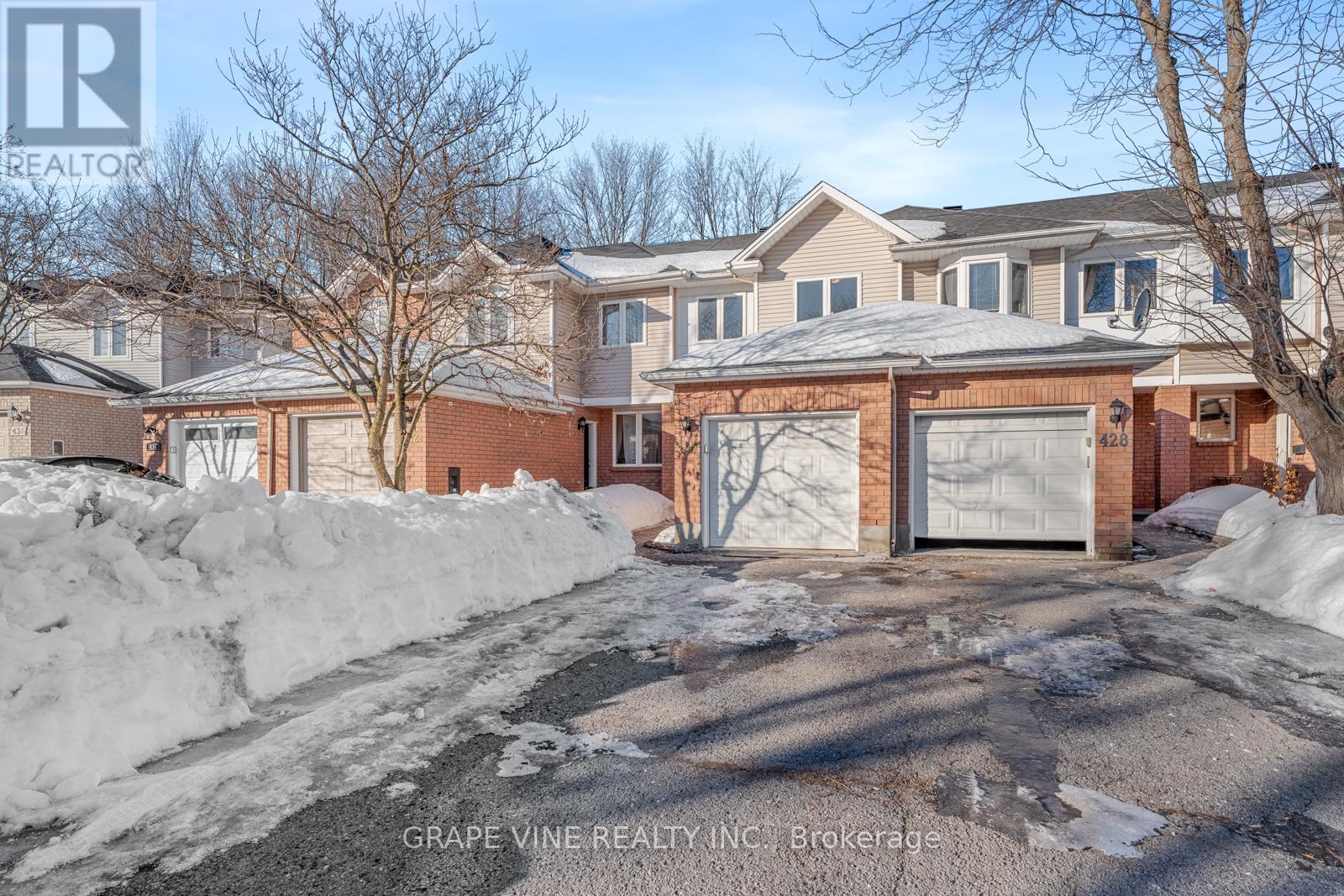 Property at 430 LAWLER CRESCENT image 2
