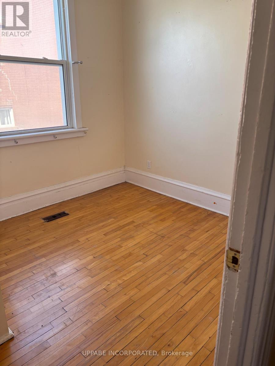 228-230 Carruthers Avenue, Ottawa, Ontario  K1Y 1N9 - Photo 28 - X12002836