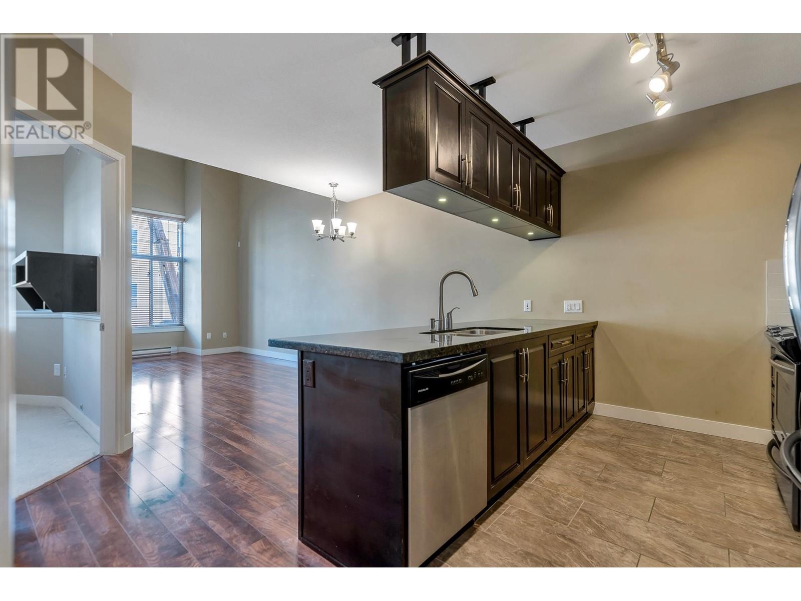 Property at 416 11887 BURNETT STREET image 5