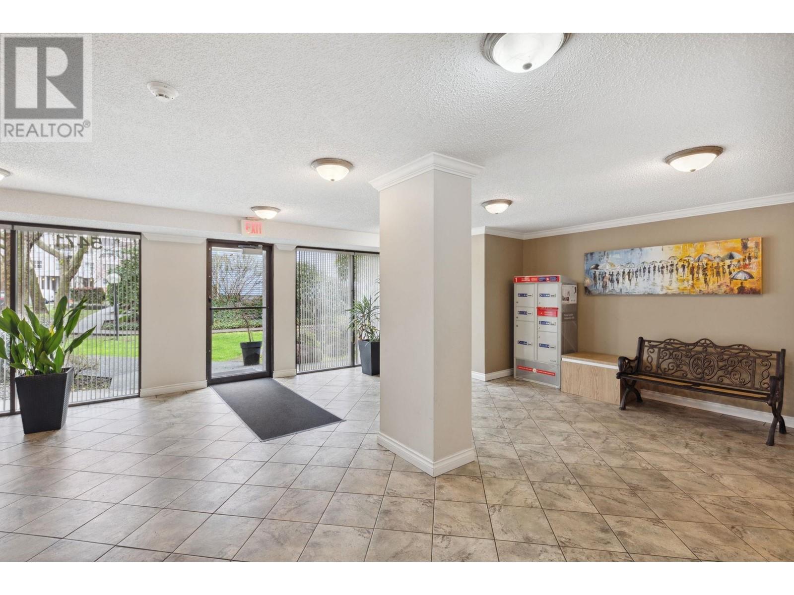 Property at 113 5471 ARCADIA ROAD image 3