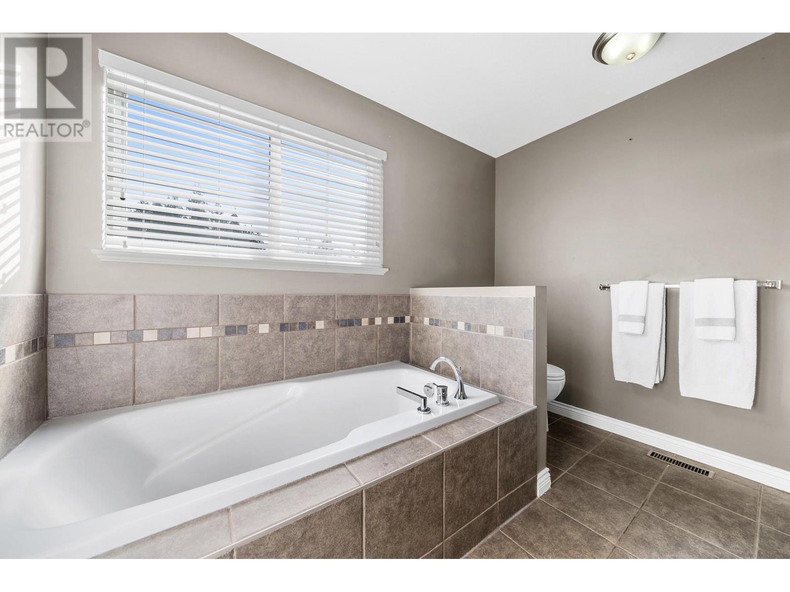 13068 239b Street, Maple Ridge, British Columbia  V4R 0A5 - Photo 33 - R2979095