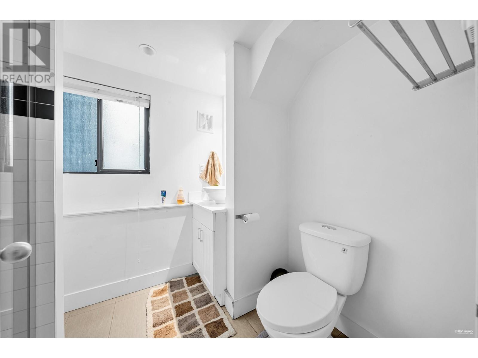 857 E 12th Street, North Vancouver, British Columbia  V7L 2L2 - Photo 21 - R2979129