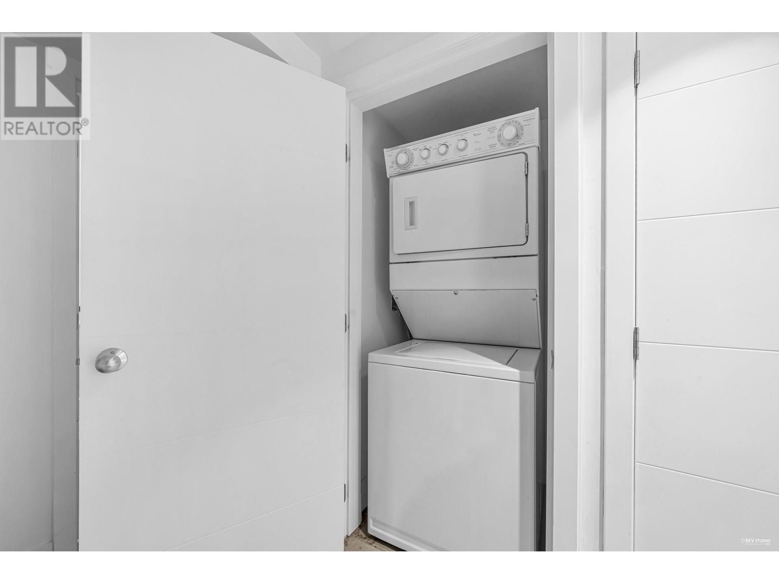 857 E 12th Street, North Vancouver, British Columbia  V7L 2L2 - Photo 22 - R2979129