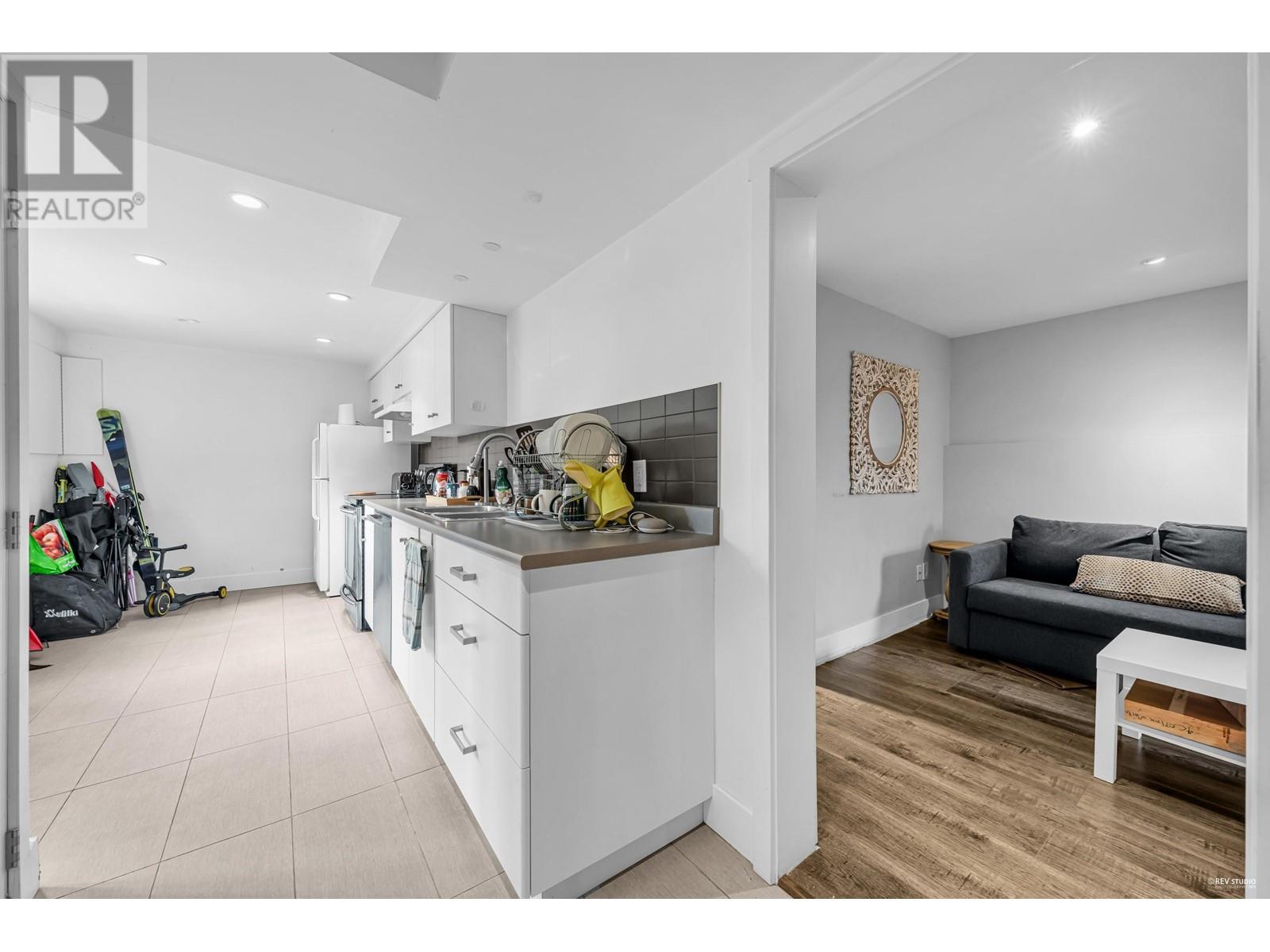 857 E 12th Street, North Vancouver, British Columbia  V7L 2L2 - Photo 27 - R2979129