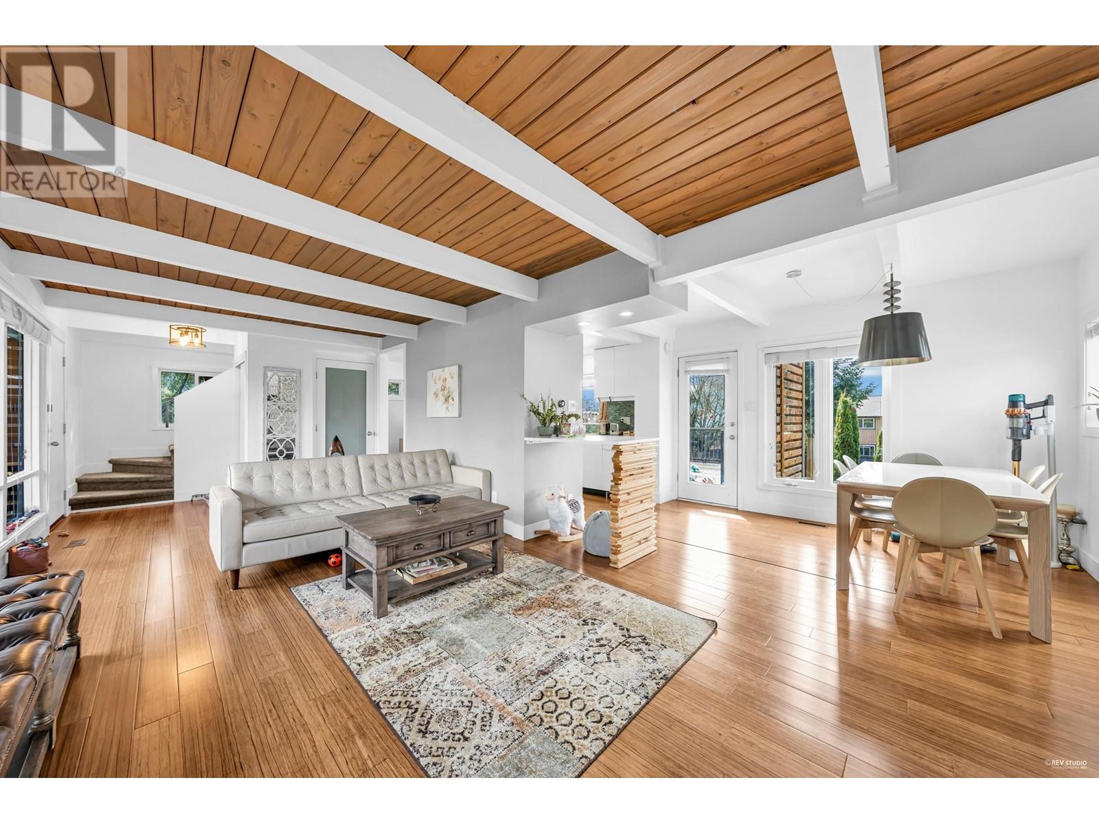 857 E 12th Street, North Vancouver, British Columbia  V7L 2L2 - Photo 6 - R2979129