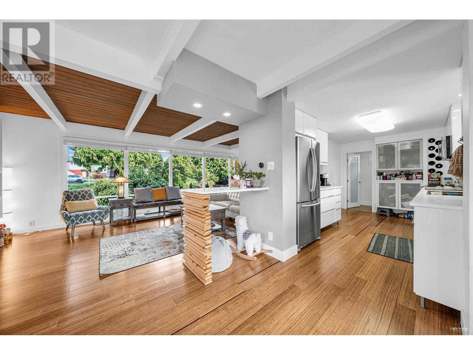 857 E 12th Street, North Vancouver, British Columbia  V7L 2L2 - Photo 7 - R2979129
