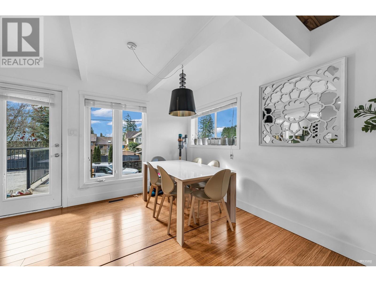 857 E 12th Street, North Vancouver, British Columbia  V7L 2L2 - Photo 8 - R2979129