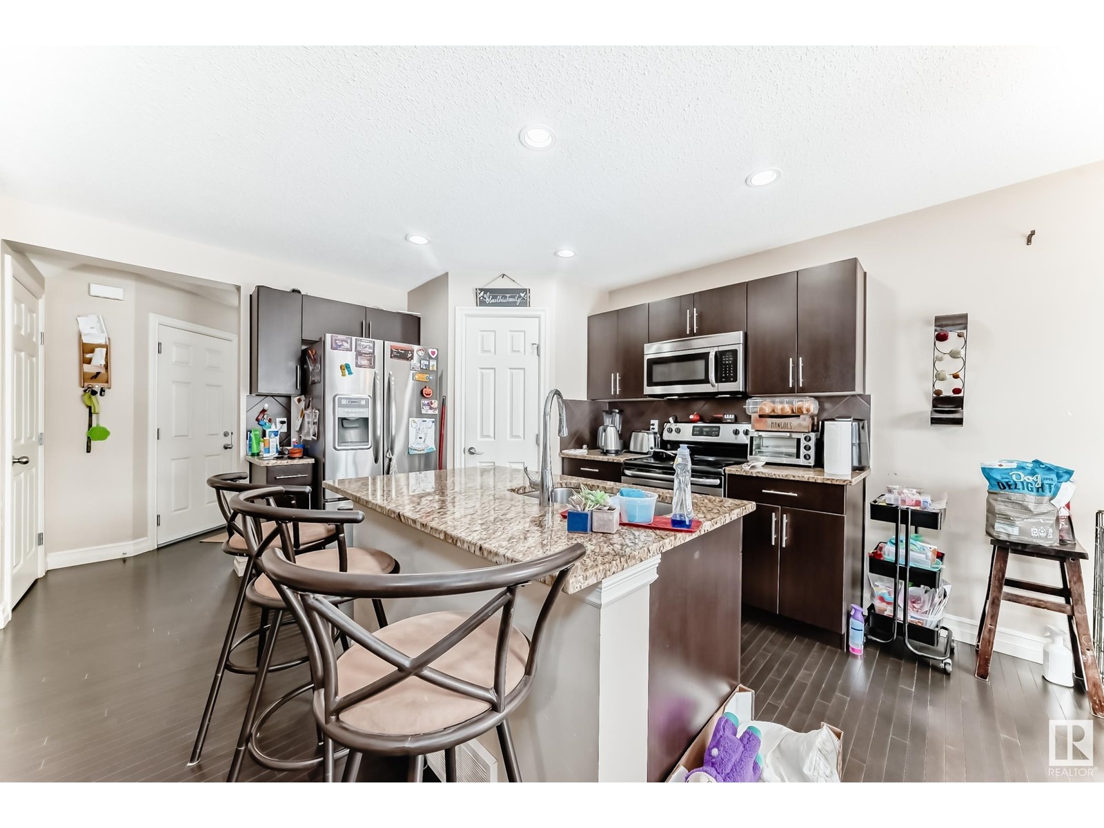 Property at 3939 6 ST NW NW image 3