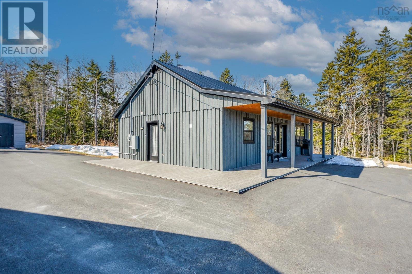 31 Nature Drive, East Uniacke, Nova Scotia  B0N 1Z0 - Photo 2 - 202505187