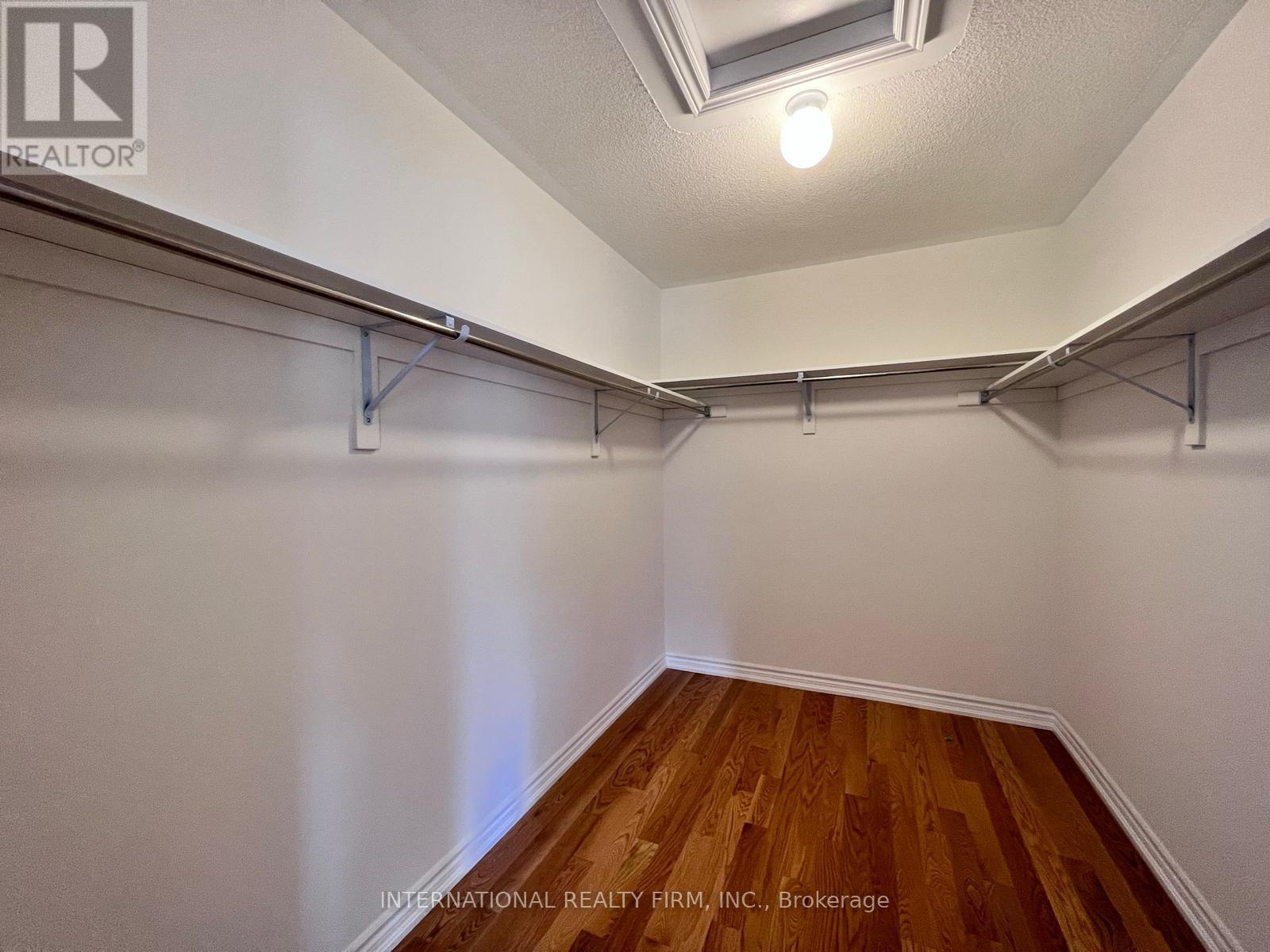 8 Zaba Road, Barrie, Ontario  L9J 0L9 - Photo 17 - S12026383