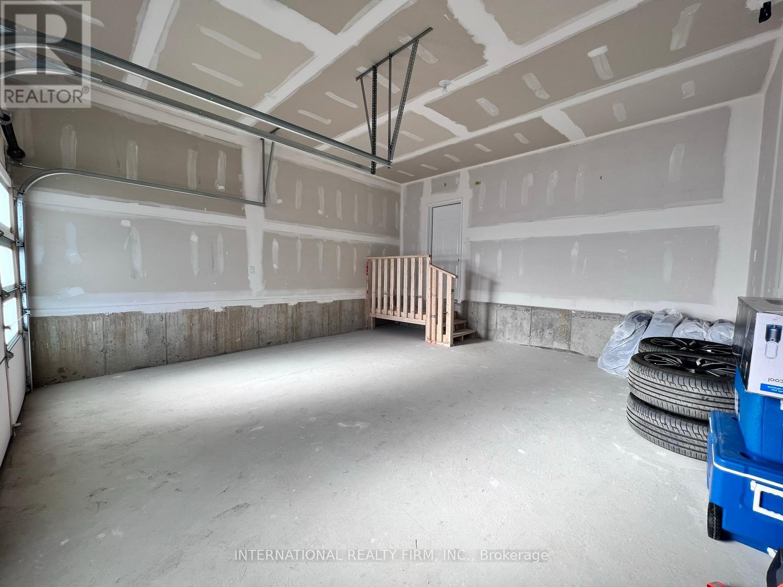 8 Zaba Road, Barrie, Ontario  L9J 0L9 - Photo 23 - S12026383