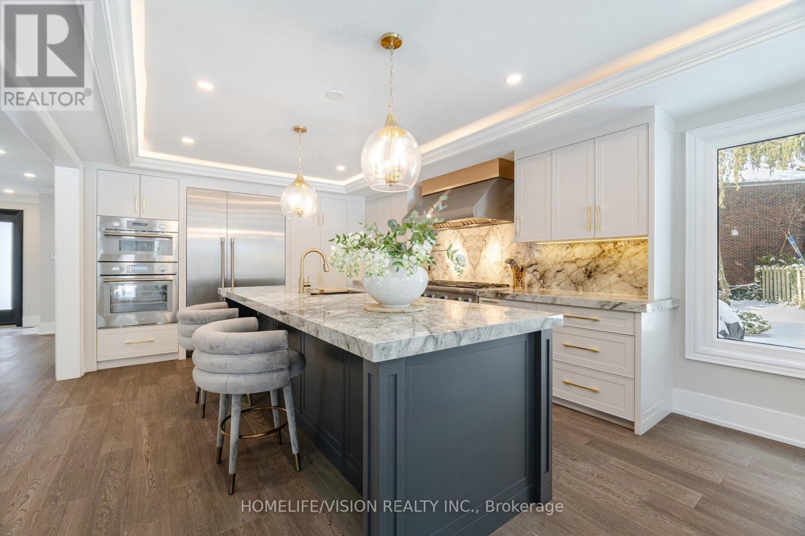 1298 Bunsden Avenue, Mississauga, Ontario  L5H 3T9 - Photo 13 - W12026398