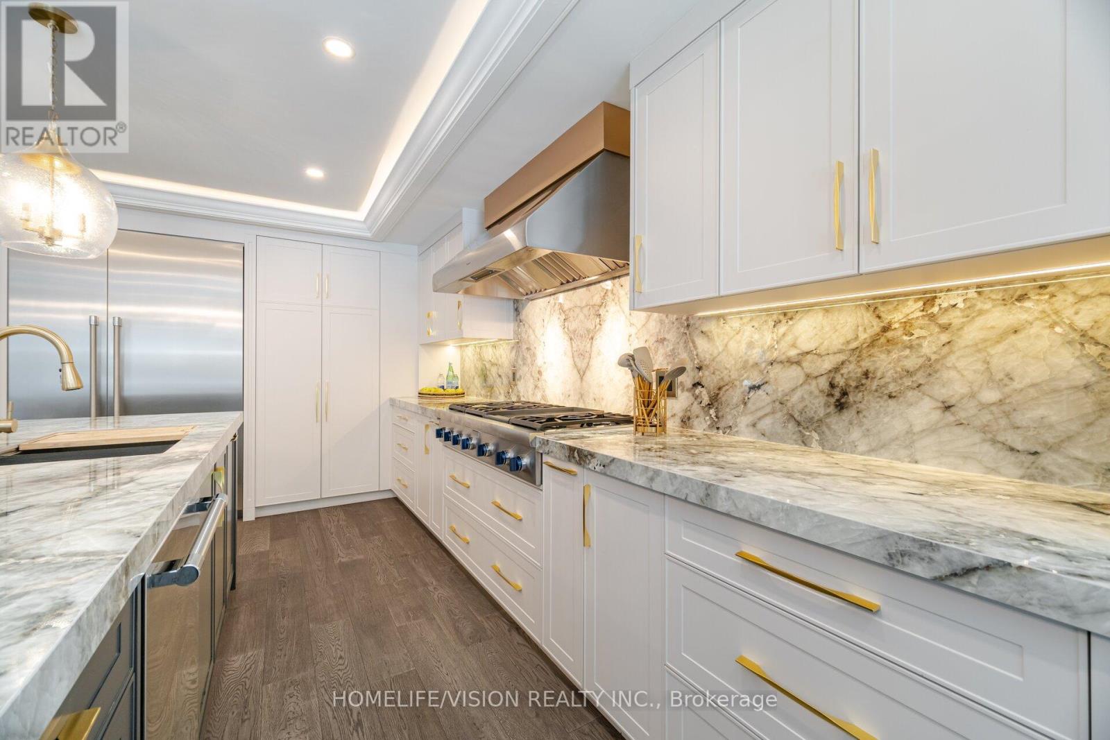 1298 Bunsden Avenue, Mississauga, Ontario  L5H 3T9 - Photo 14 - W12026398