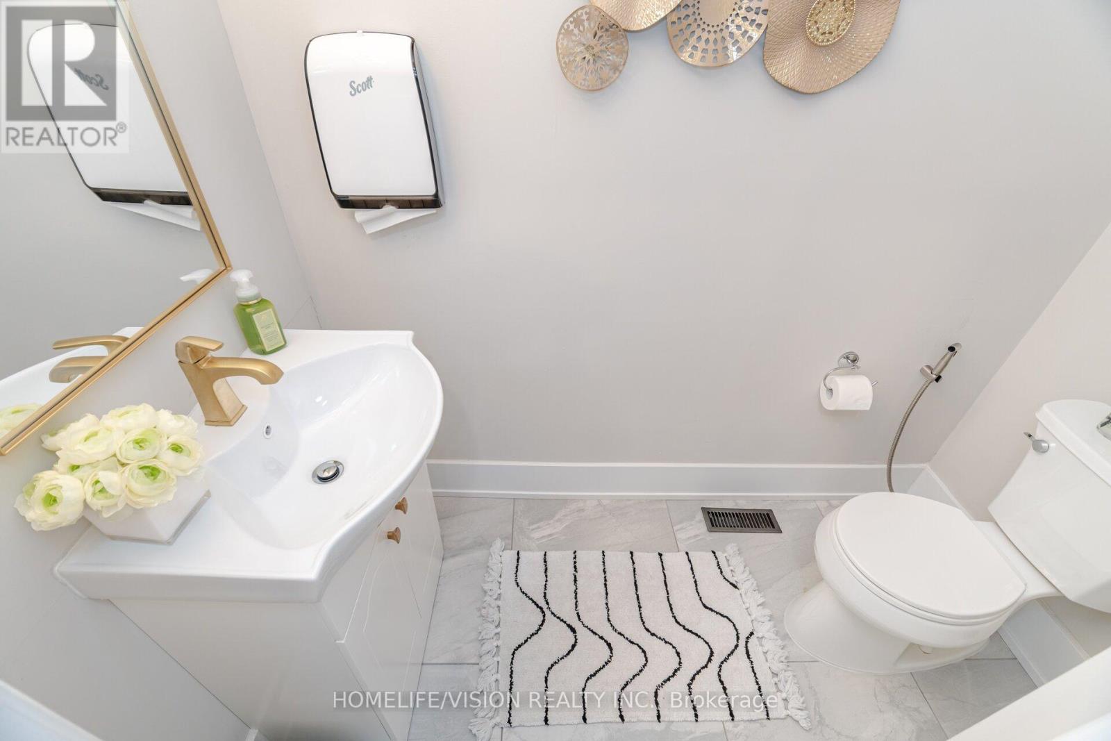 1298 Bunsden Avenue, Mississauga, Ontario  L5H 3T9 - Photo 17 - W12026398