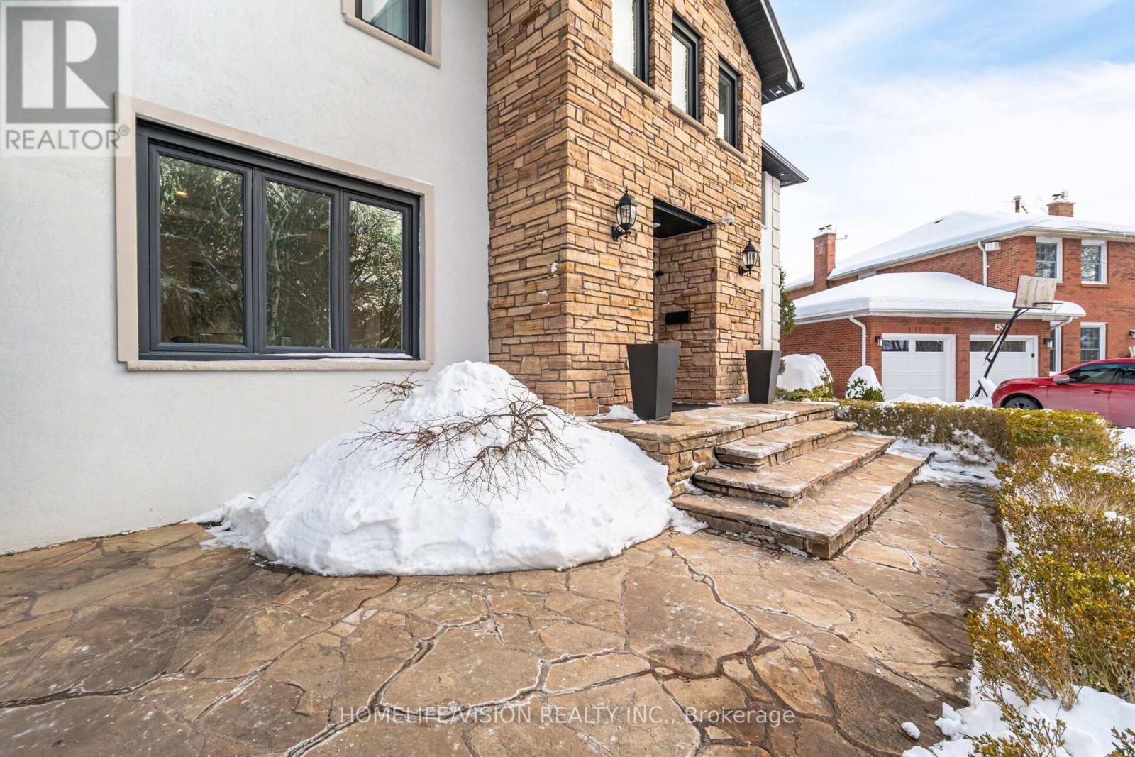 Property at 1298 BUNSDEN AVENUE image 2