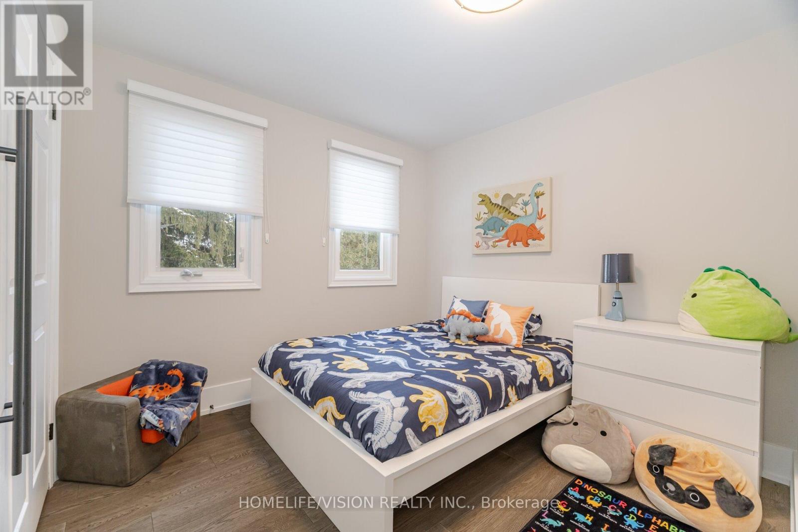 1298 Bunsden Avenue, Mississauga, Ontario  L5H 3T9 - Photo 27 - W12026398