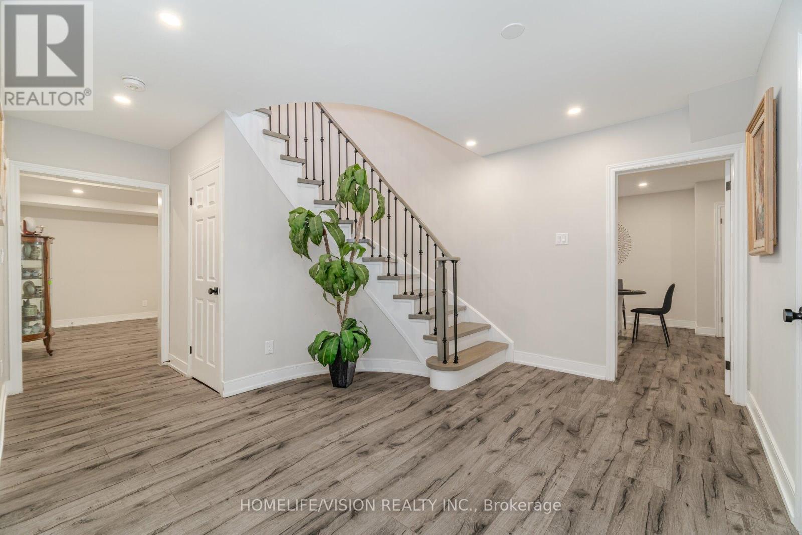 1298 Bunsden Avenue, Mississauga, Ontario  L5H 3T9 - Photo 31 - W12026398