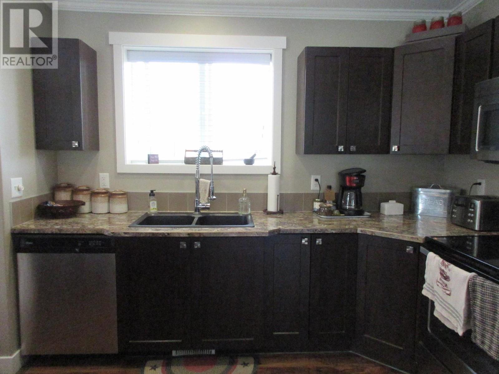 2544 Corkle Street, Merritt, British Columbia  V0K 1Y0 - Photo 10 - 10339560