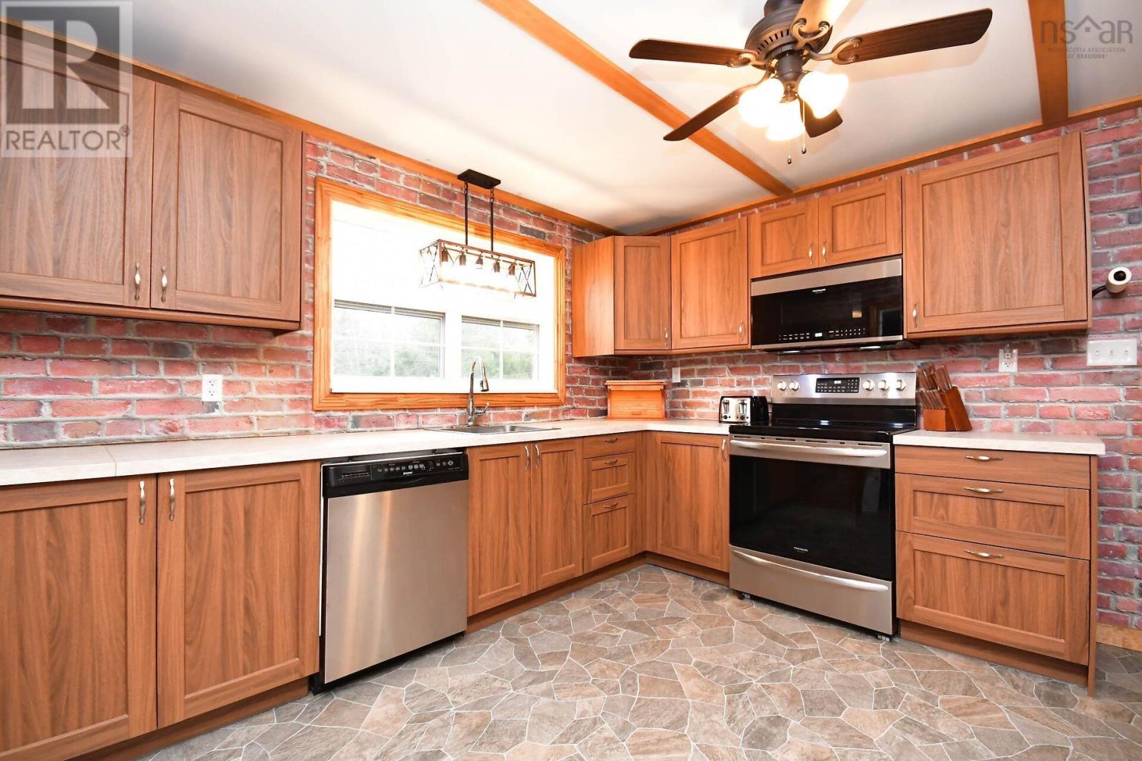 2732 Sackville Drive, Upper Sackville, Nova Scotia  B4E 3C3 - Photo 4 - 202505194