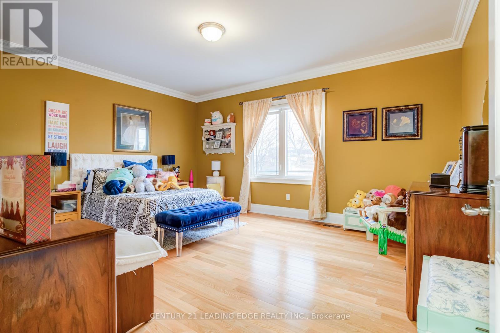 127 Sultana Avenue, Toronto, Ontario  M6A 1T6 - Photo 18 - C12026448