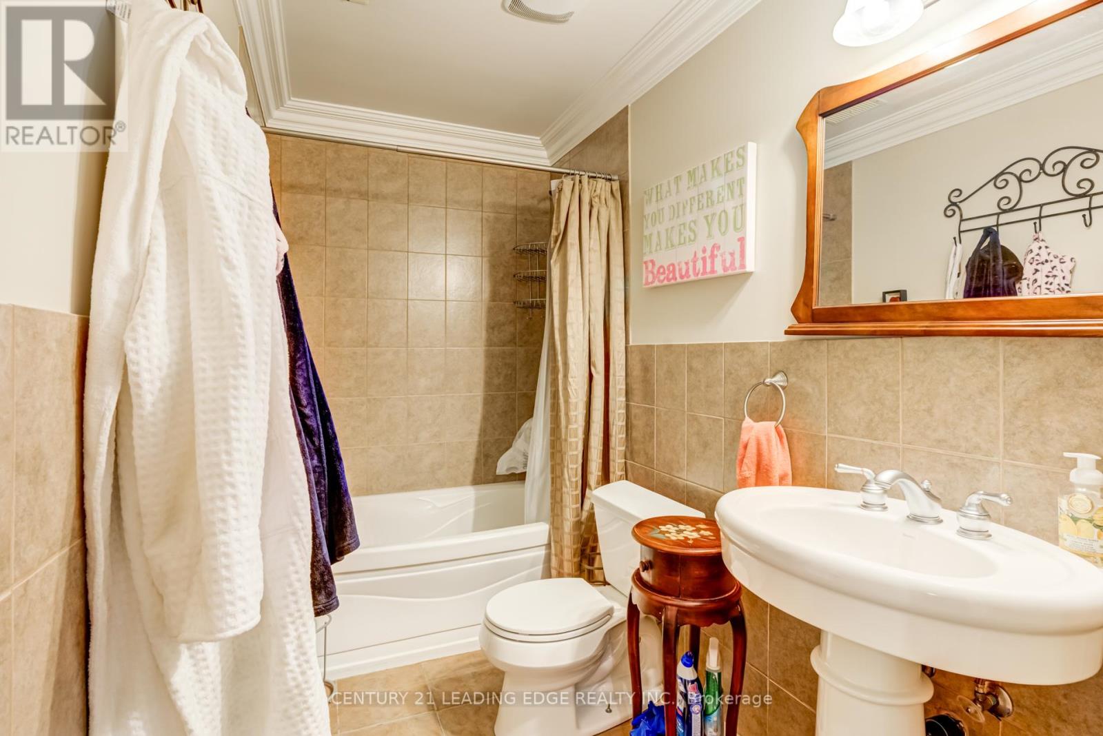 127 Sultana Avenue, Toronto, Ontario  M6A 1T6 - Photo 32 - C12026448