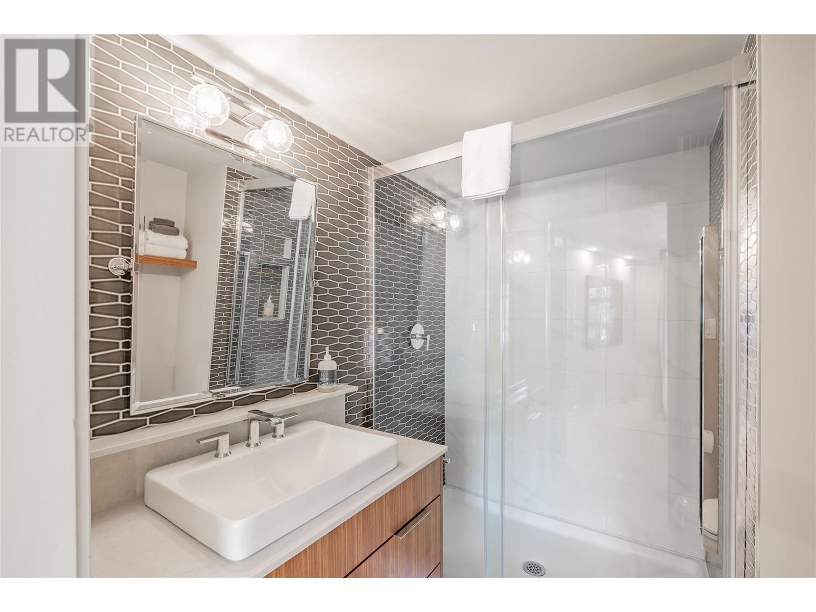 2050 Summit Drive Unit# 202, Panorama, British Columbia  V0A 1T0 - Photo 18 - 10339331