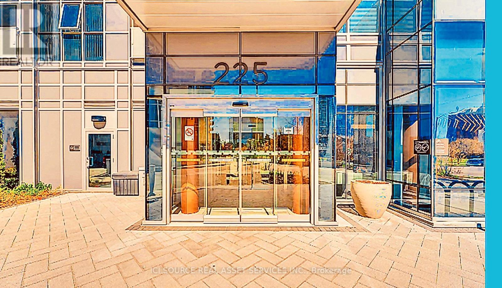 702 - 225 Village Green Square, Toronto, Ontario  M1S 0N4 - Photo 1 - E12026531