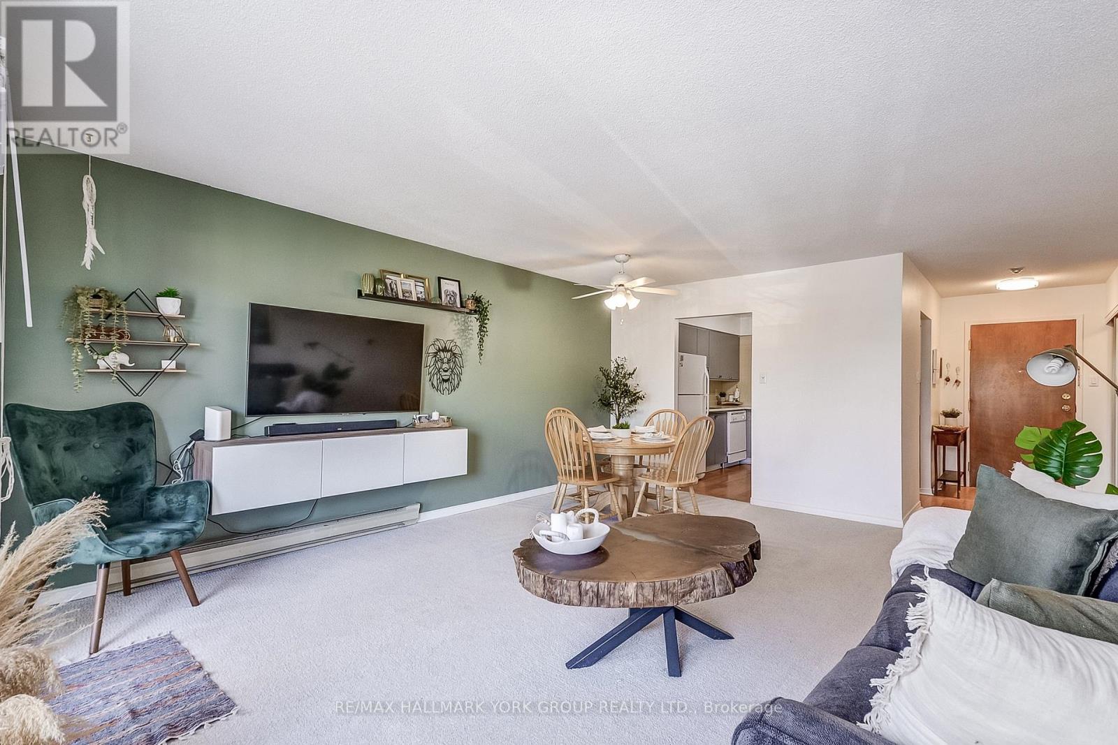 306 - 111 Grew Boulevard, Georgina, Ontario  L0E 1R0 - Photo 3 - N12026500