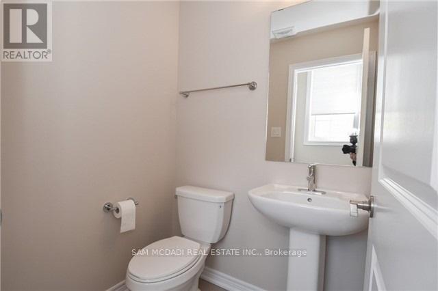 393 Hardwick Common Drive, Oakville, Ontario  L6H 0P7 - Photo 13 - W12026554