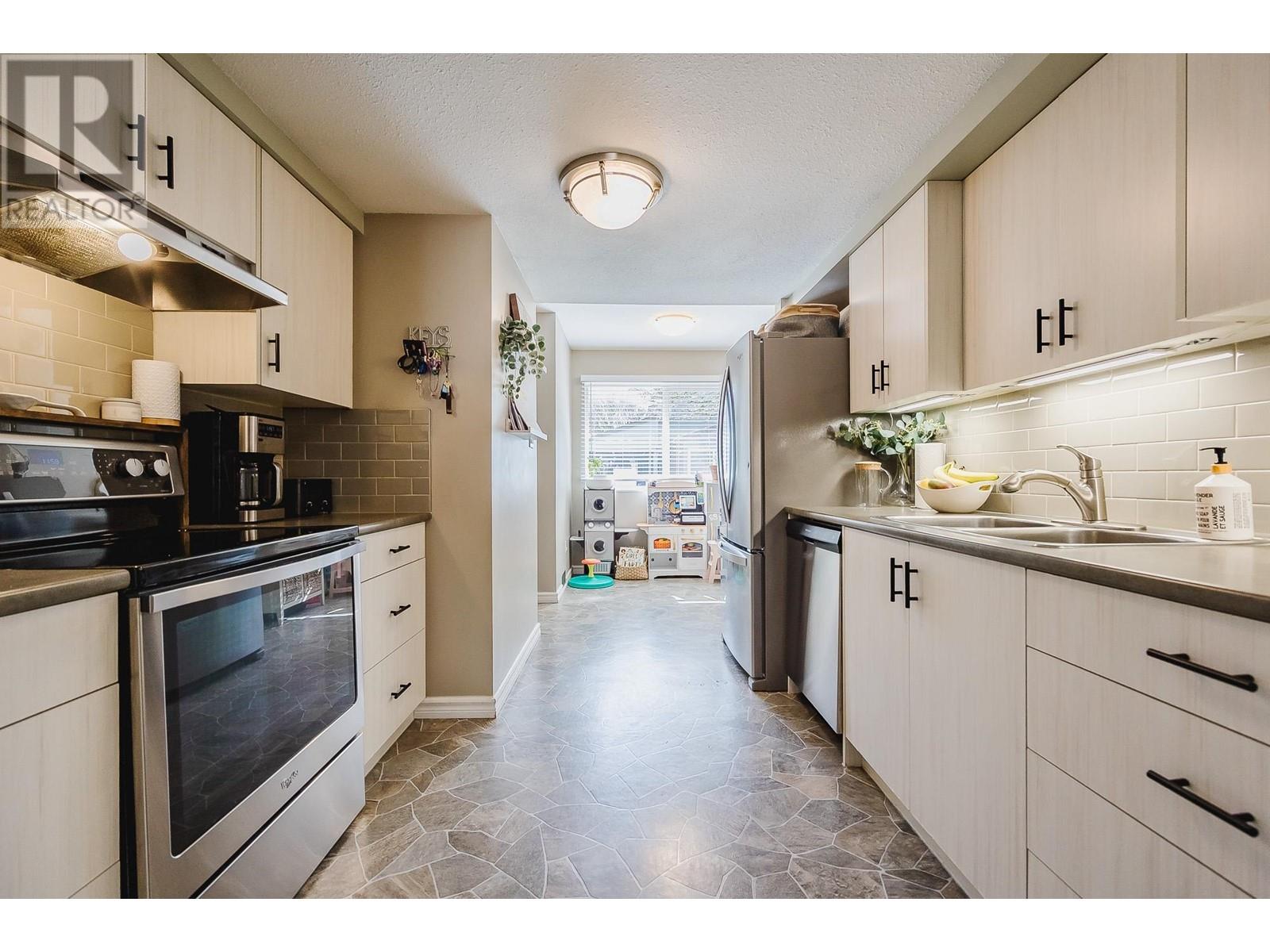 3 20653 Thorne Avenue, Maple Ridge, British Columbia  V2X 8G2 - Photo 8 - R2978136