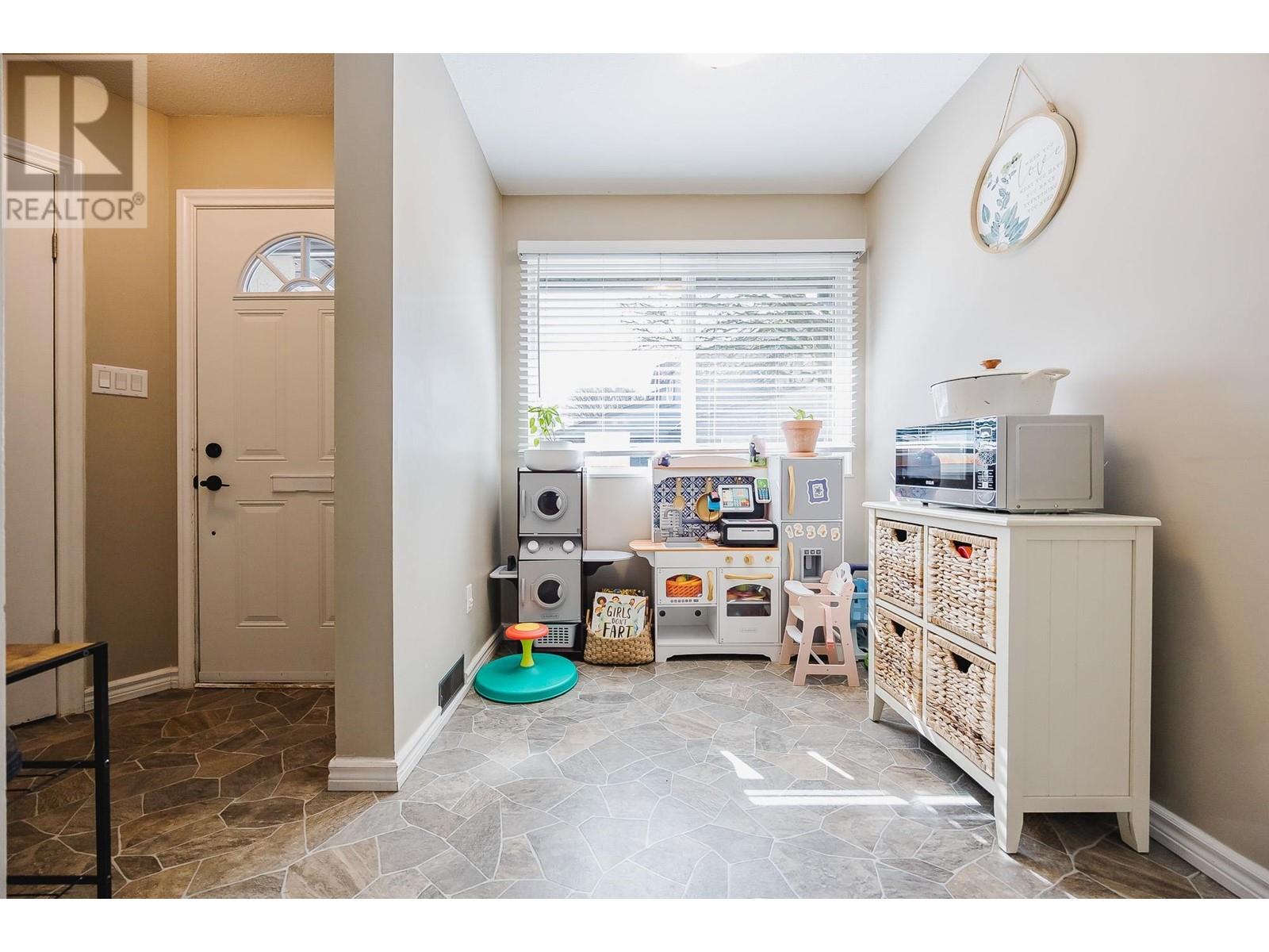 3 20653 Thorne Avenue, Maple Ridge, British Columbia  V2X 8G2 - Photo 10 - R2978136