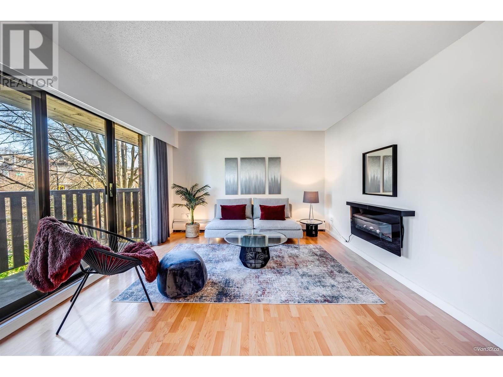 311 175 E 4th Street, North Vancouver, British Columbia  V7L 1H8 - Photo 1 - R2979023