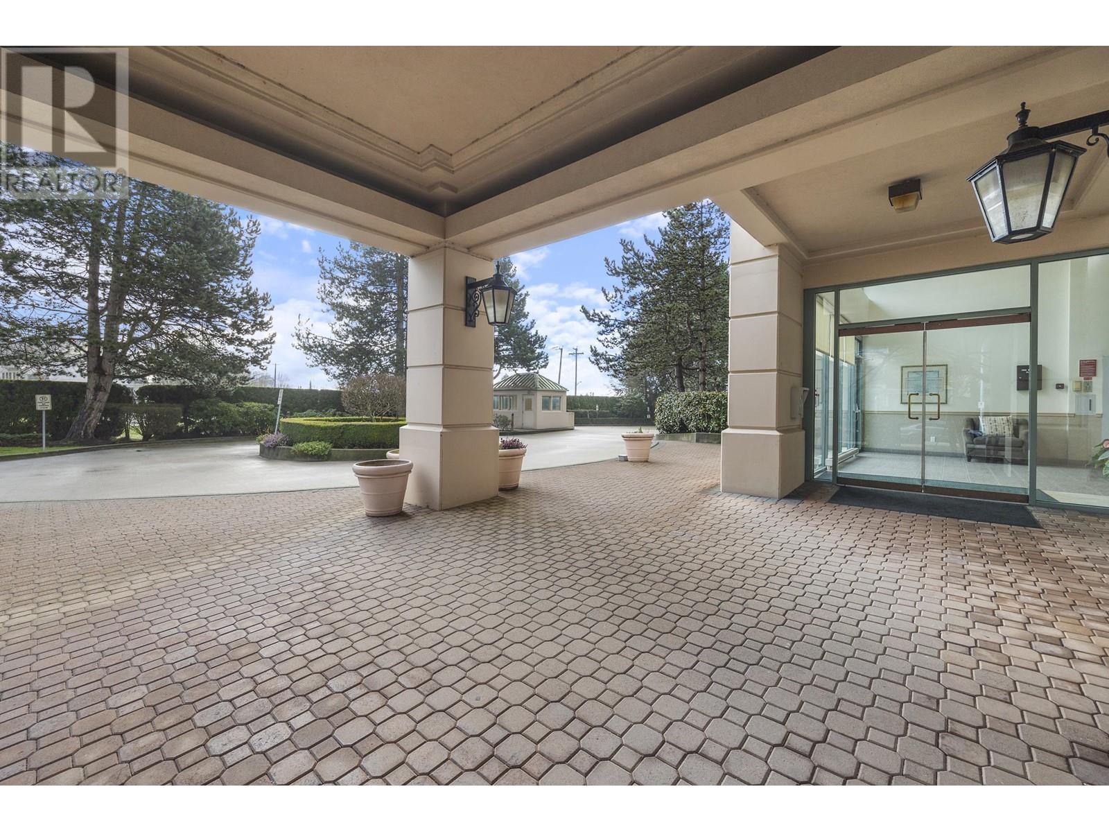 Listing Picture 4 of 40 : 1006 6622 SOUTHOAKS CRESCENT, Burnaby / 本拿比 - 魯藝地產 Yvonne Lu Group - MLS Medallion Club Member