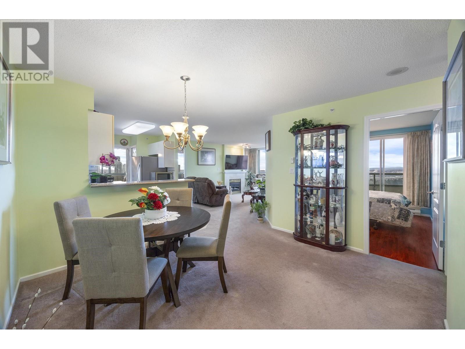 Listing Picture 12 of 40 : 1006 6622 SOUTHOAKS CRESCENT, Burnaby / 本拿比 - 魯藝地產 Yvonne Lu Group - MLS Medallion Club Member