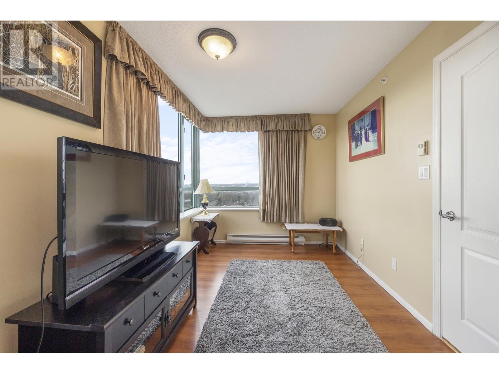 Listing Picture 26 of 40 : 1006 6622 SOUTHOAKS CRESCENT, Burnaby / 本拿比 - 魯藝地產 Yvonne Lu Group - MLS Medallion Club Member