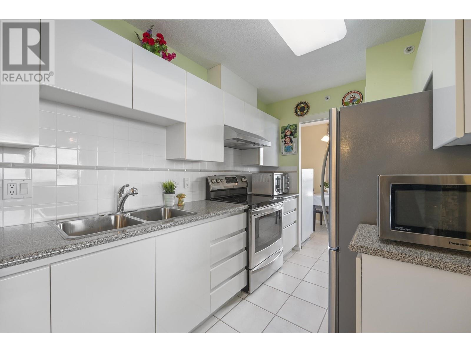 Listing Picture 19 of 40 : 1006 6622 SOUTHOAKS CRESCENT, Burnaby / 本拿比 - 魯藝地產 Yvonne Lu Group - MLS Medallion Club Member