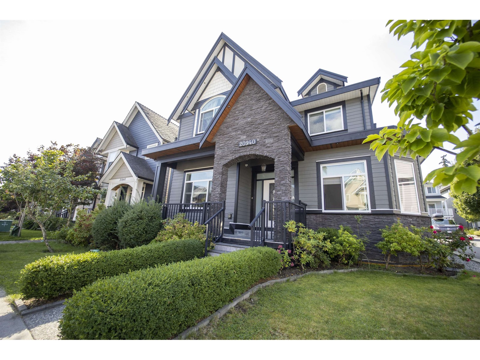 Property at 20940 80A AVENUE image 1