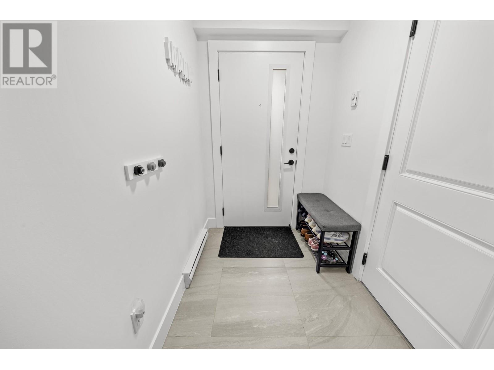 25 789 Ota Avenue, New Westminster, British Columbia  V3M 0M7 - Photo 2 - R2979101