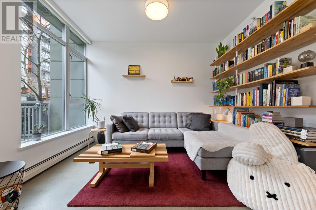 128 W 1st Avenue, Vancouver, British Columbia  V5Y 0H5 - Photo 1 - R2979175