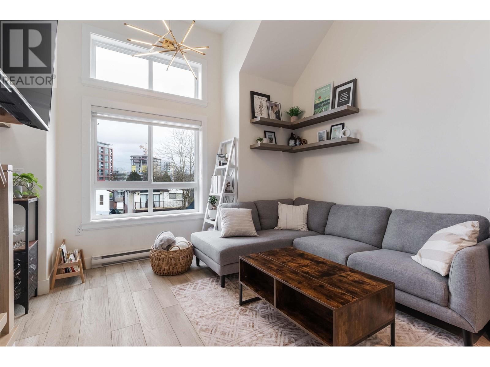 5009 Chambers Street, Vancouver, British Columbia  V5R 3L8 - Photo 1 - R2979177