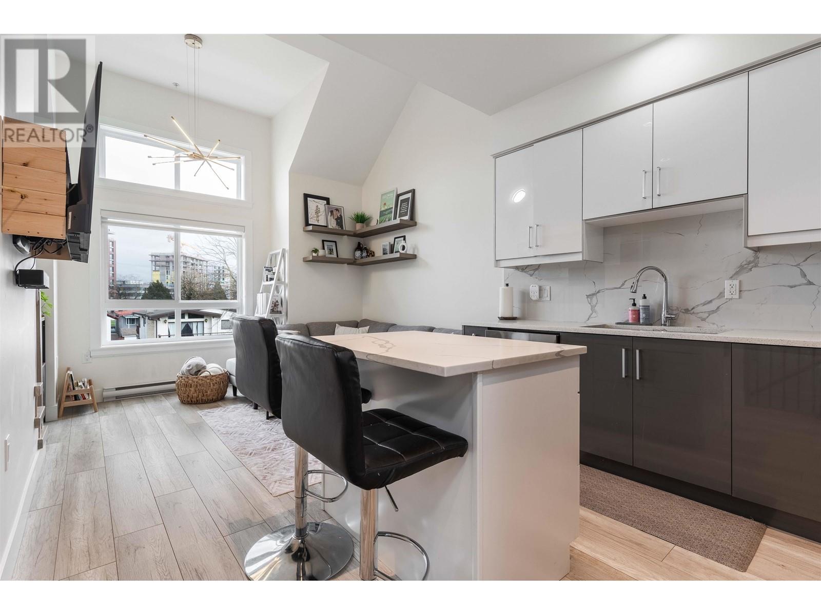 5009 Chambers Street, Vancouver, British Columbia  V5R 3L8 - Photo 3 - R2979177