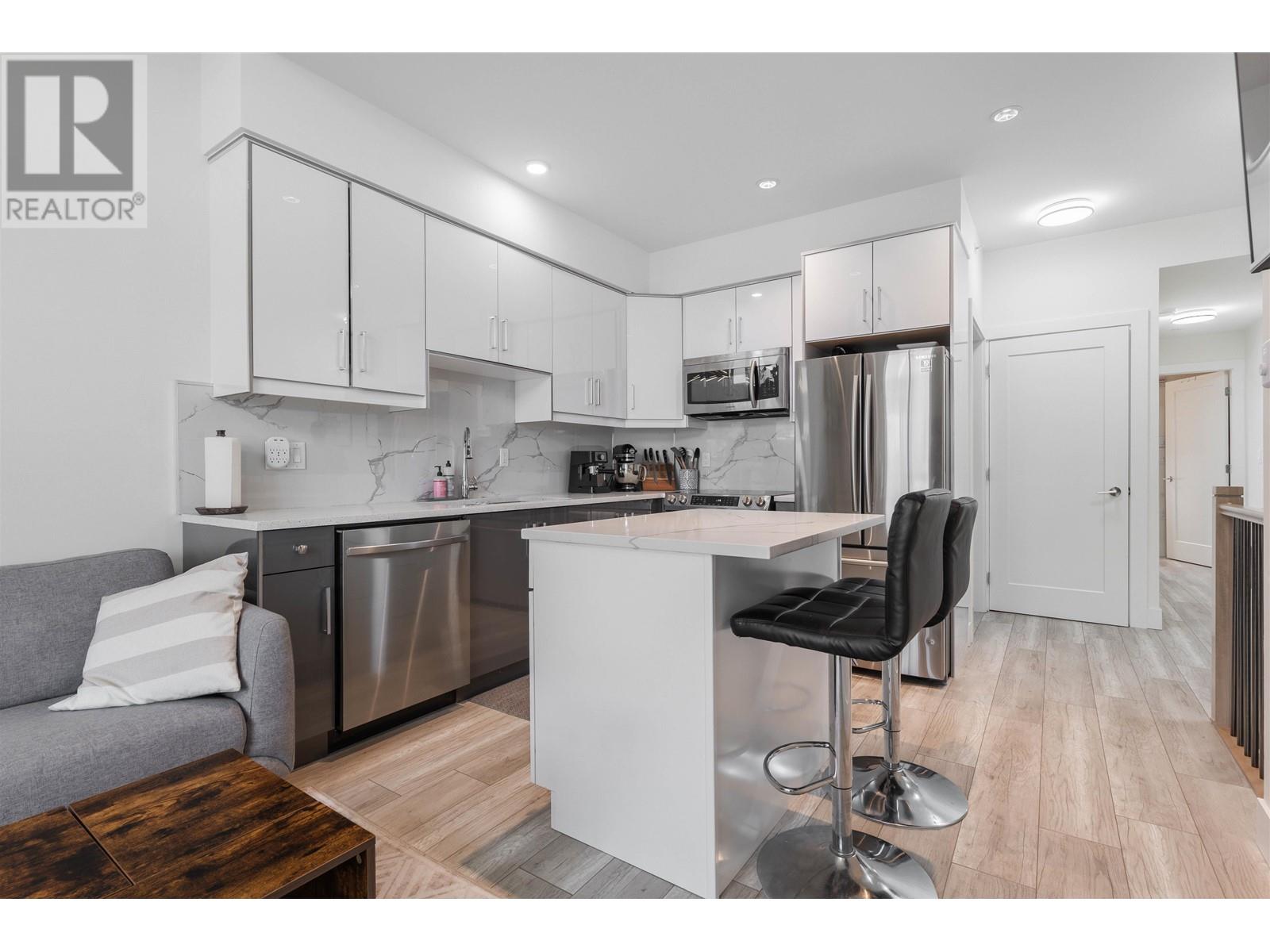5009 Chambers Street, Vancouver, British Columbia  V5R 3L8 - Photo 6 - R2979177