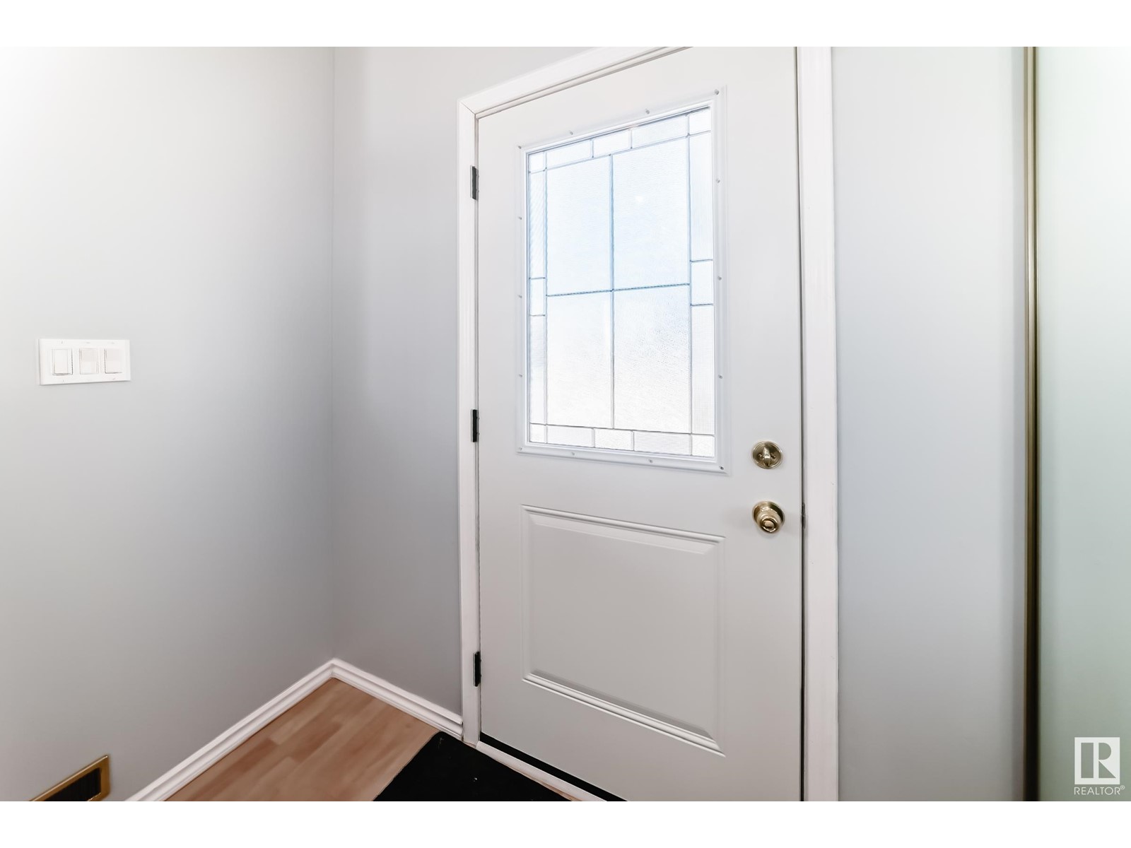 10458 14 Av Nw, Edmonton, Alberta  T6J 5S9 - Photo 3 - E4426239