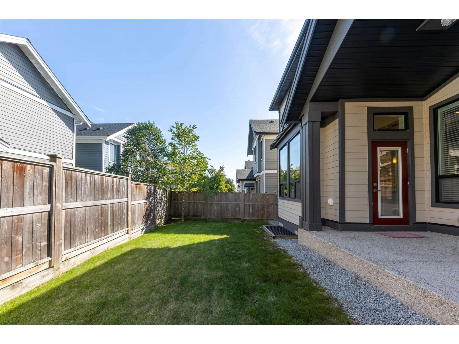 2142 167 Street, White Rock, British Columbia  V3Z 9X9 - Photo 4 - R2978737