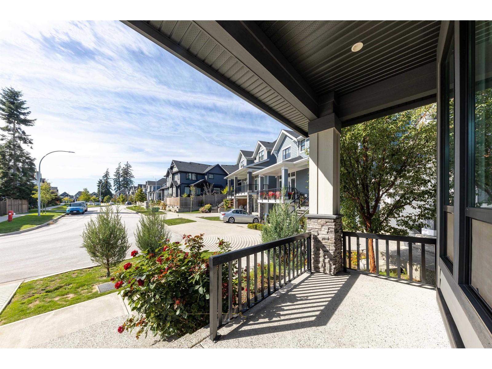 2142 167 Street, White Rock, British Columbia  V3Z 9X9 - Photo 3 - R2978737