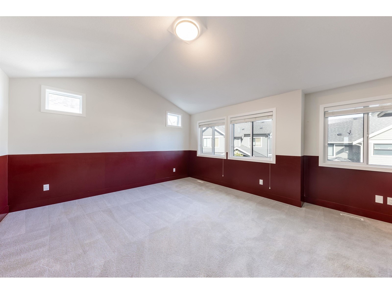 2142 167 Street, White Rock, British Columbia  V3Z 9X9 - Photo 14 - R2978737