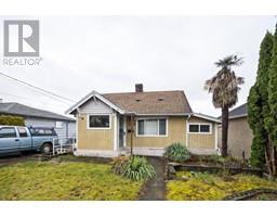 448 FADER STREET, New Westminster, British Columbia